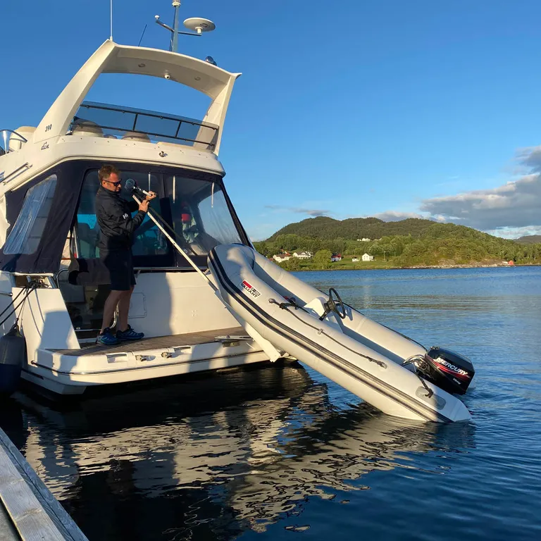 NorDav V Swivel Davit, syrefast stål hvit