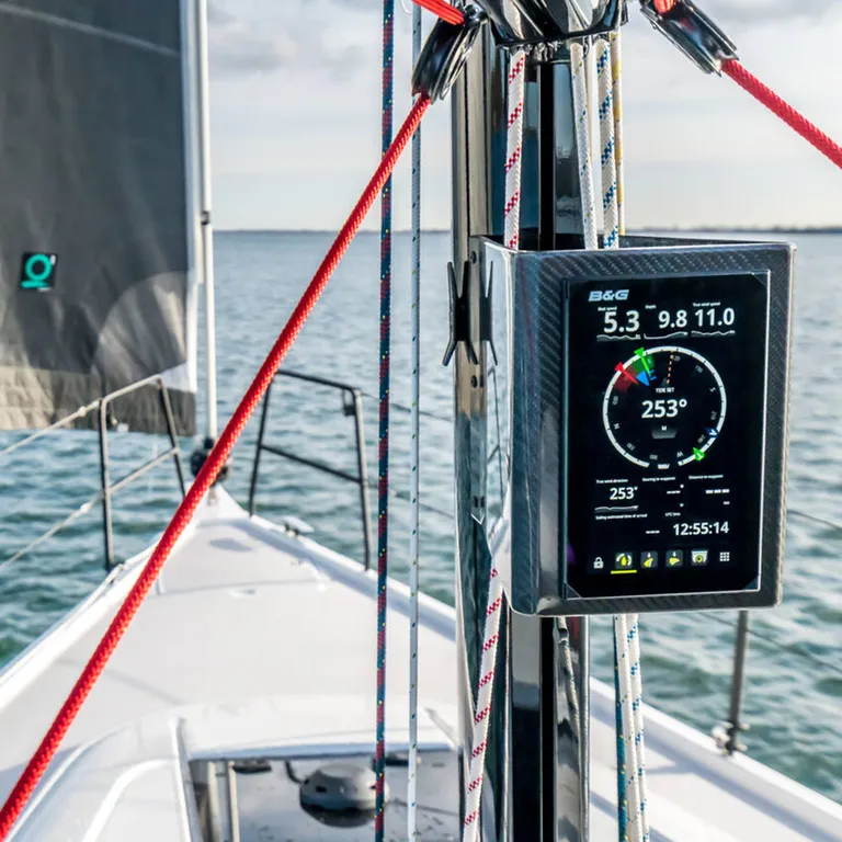 B&G Nemesis 9-skjerm til seiling