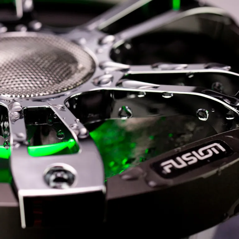 Fusion SG-FL772SPC 7,7" Signature Series (GEN.3) Høyttaler med sportgrill og RGB belysning