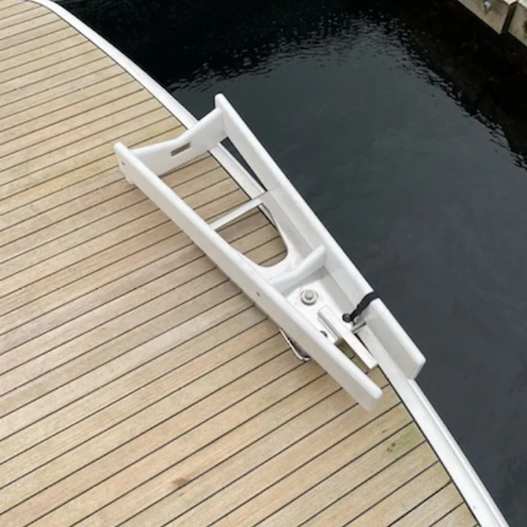 NorDav V Swivel Davit, syrefast stål hvit