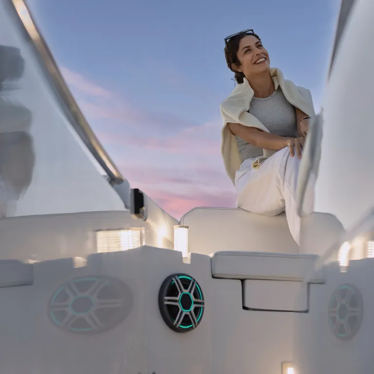 Fusion Apollo-høyttalere 7,7"LED sportshvit