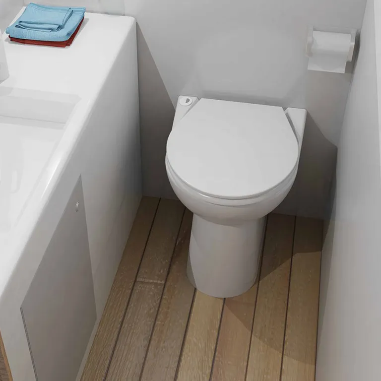 Sanimarin C43 Comfort Luxe 24V toalett med ECO-spyling og elektronisk spyleknapp