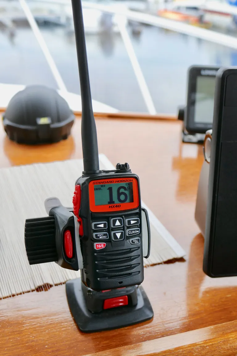 Standard Horizon HX40E håndholdt VHF