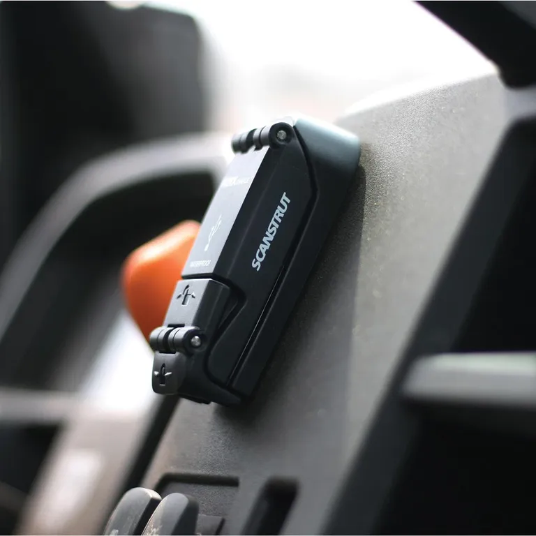 Scanstrut ROKK Charge Pro Sprutsikker USB-kontakt flat