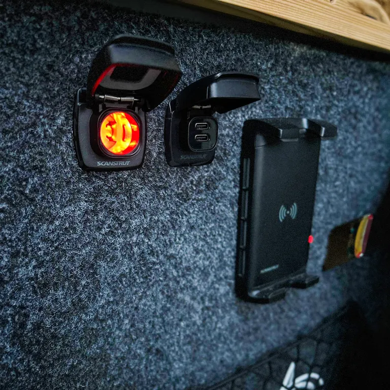 Scanstrut SC-12V-F1 Flip PRO 12V uttak