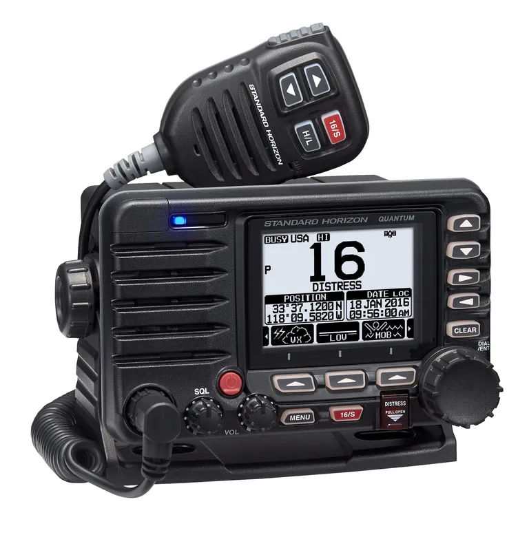 Standard Horizon Quantum GX6000 fastmontert VHF og AIS-mottaker