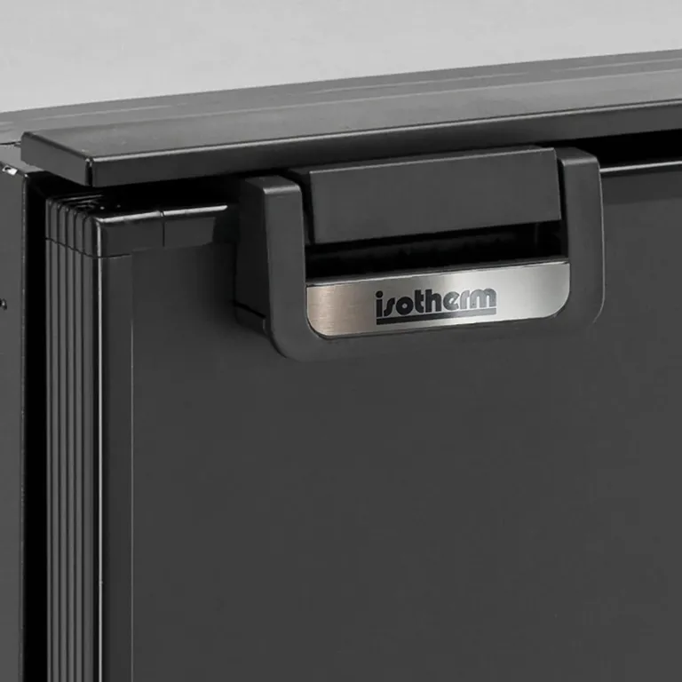 Isotherm Cruise Classic CR100 Total Black 100L kjøleskap, matt sort,12/24V