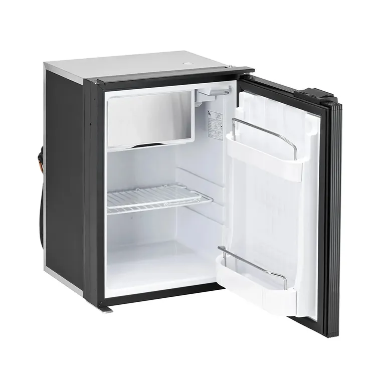 Isotherm Cruise Classic CR42 Total Black 42L kjøleskap, matt sort, 12/24V