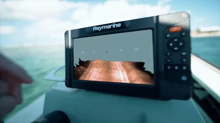 Raymarine Element 7HV kartplotter med ekkolodd