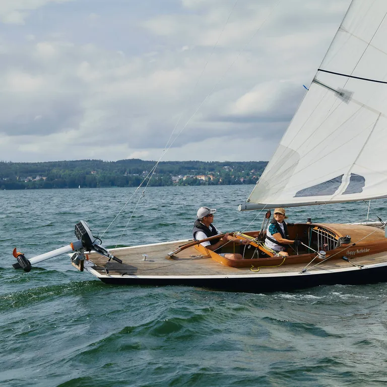 Torqeedo Travel 903 CL 900W elektrisk påhengsmotor, lang stamme, innebygd 915 Wh batteri