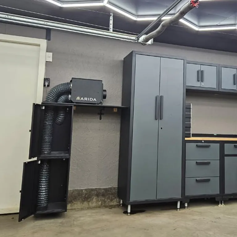 Arida Pro S19 WiFi fastmontert sorpsjons-avfukter med HEPA-filter