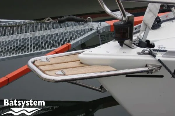 Båtsystem HP65 baugspyd med stige BKT72-250